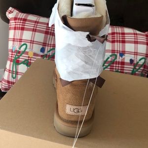 Uggs Bailey bow II NEW IN BOX